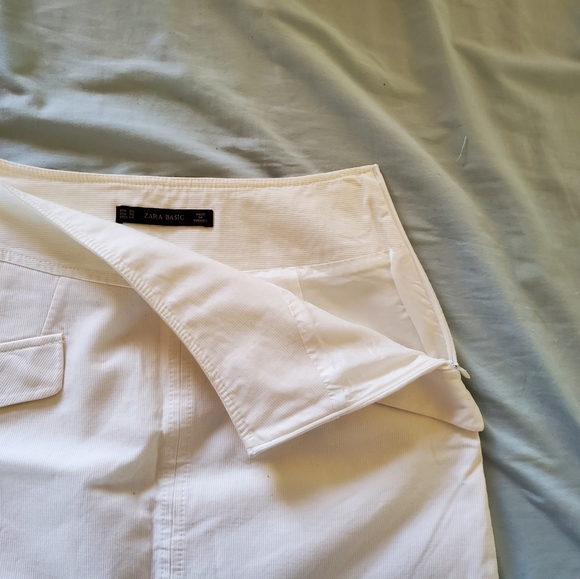 SOLD - Zara Basic White Mini Skirt - Picture 3 of 3